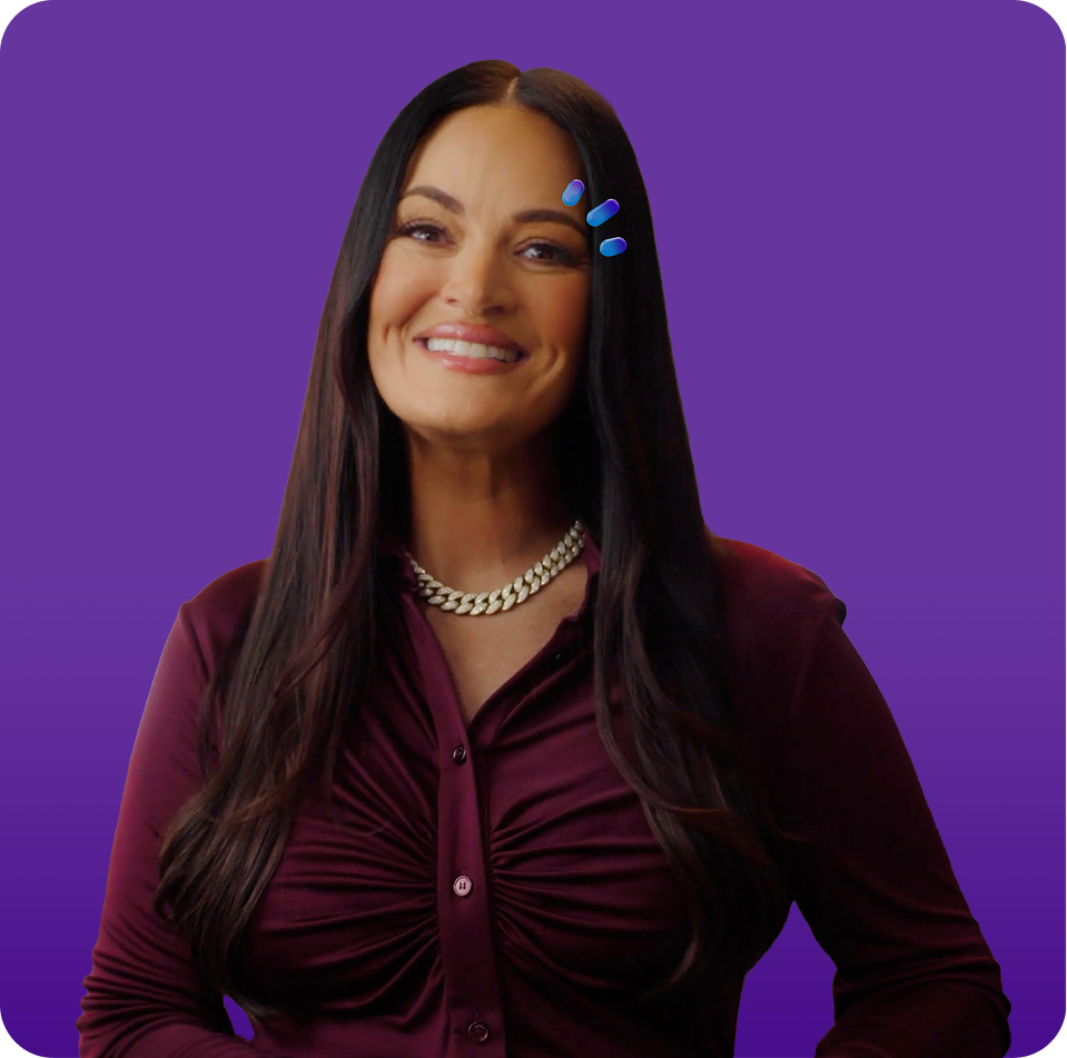 Miebo user Lisa smiling with three drops above her eye